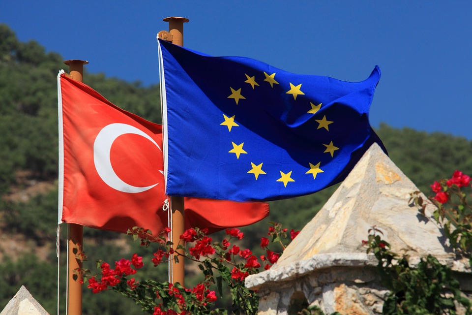 Эрдоган разбушевался. Что происходит между Европой и Турцией?