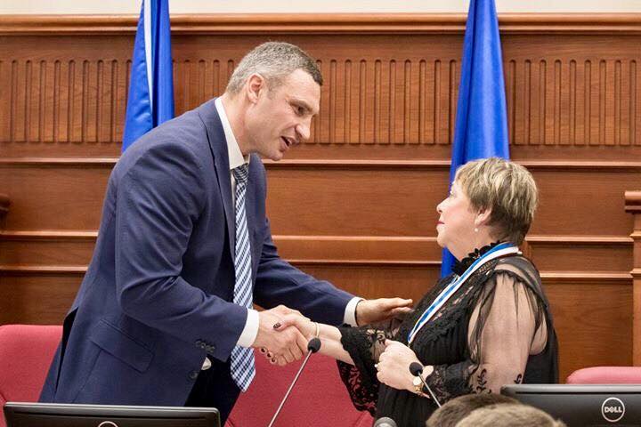 Кличко наградил автора гимна Киева